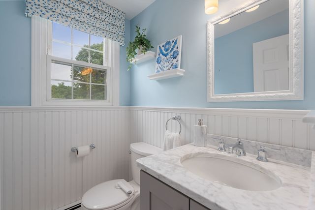 11 Foxhill Rd, Framingham, MA 01701