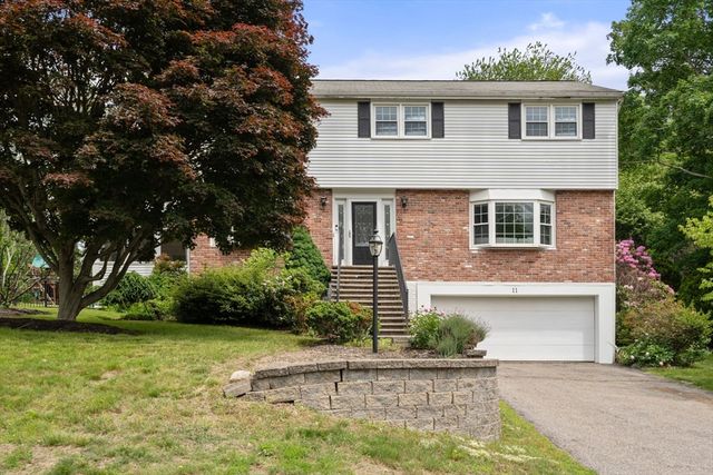 11 Foxhill Rd, Framingham, MA 01701