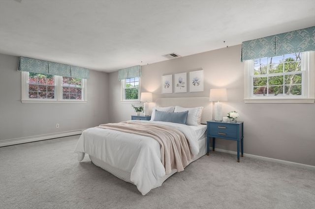 11 Foxhill Rd, Framingham, MA 01701