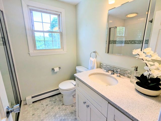 11 Foxhill Rd, Framingham, MA 01701