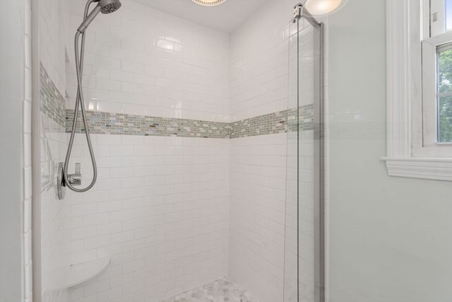 11 Foxhill Rd, Framingham, MA 01701