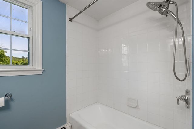 11 Foxhill Rd, Framingham, MA 01701