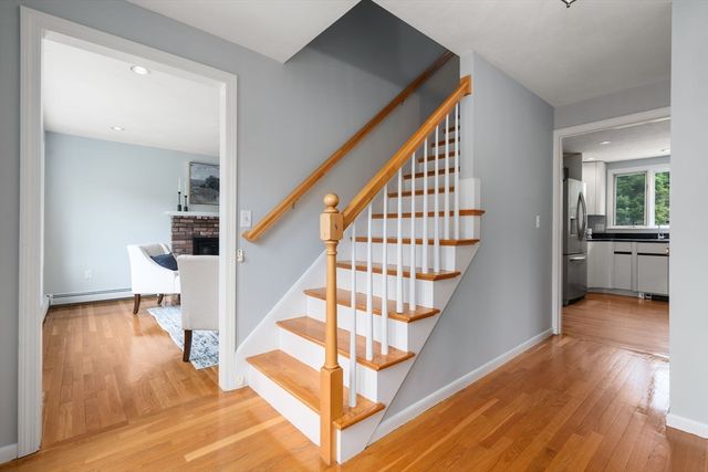 11 Foxhill Rd, Framingham, MA 01701