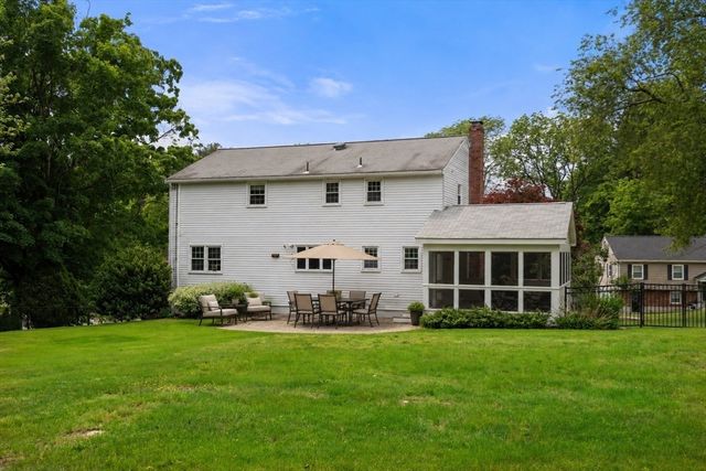 11 Foxhill Rd, Framingham, MA 01701