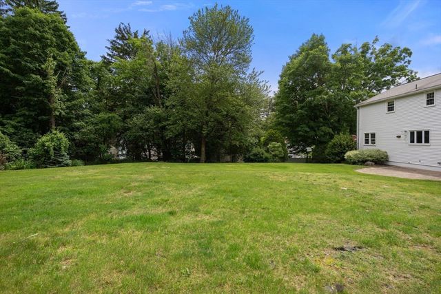 11 Foxhill Rd, Framingham, MA 01701