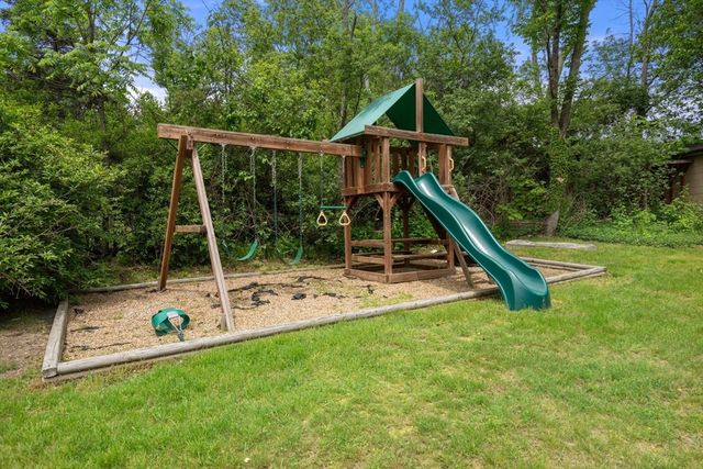 11 Foxhill Rd, Framingham, MA 01701