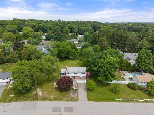 11 Foxhill Rd, Framingham, MA 01701