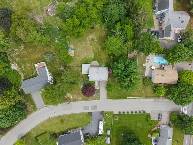 11 Foxhill Rd, Framingham, MA 01701
