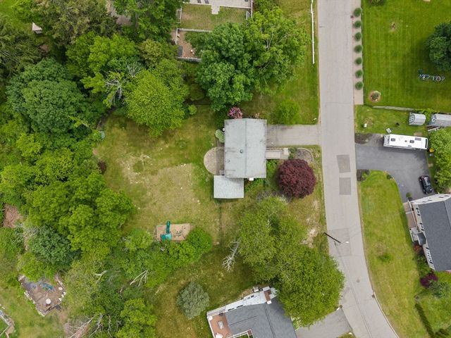 11 Foxhill Rd, Framingham, MA 01701