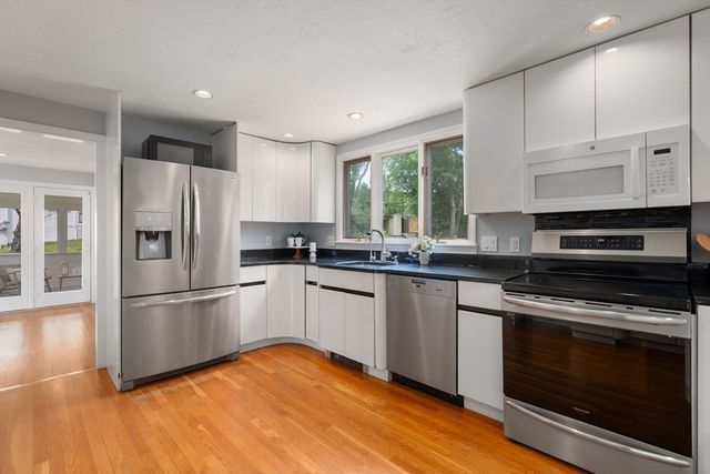 11 Foxhill Rd, Framingham, MA 01701