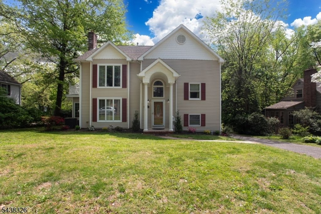 820 E Broad St, Westfield Town, NJ 07090 — exterior