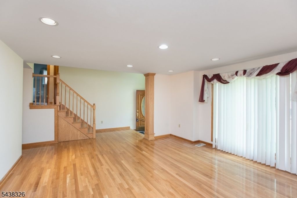 820 E Broad St, Westfield Town, NJ 07090 — photo 3