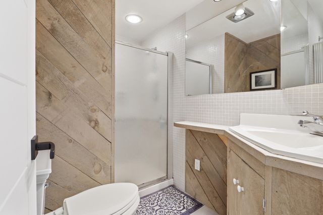 131 Warren Ave, Harvard, MA 01451