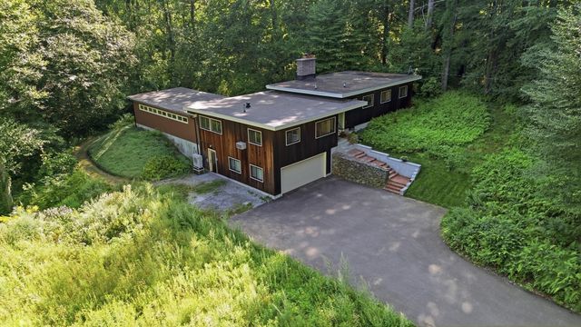 131 Warren Ave, Harvard, MA 01451