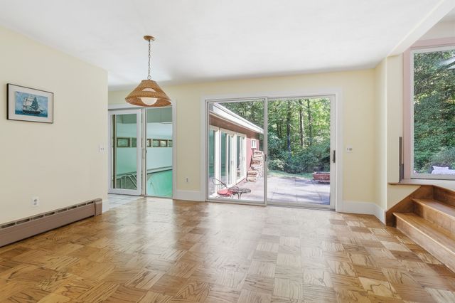 131 Warren Ave, Harvard, MA 01451