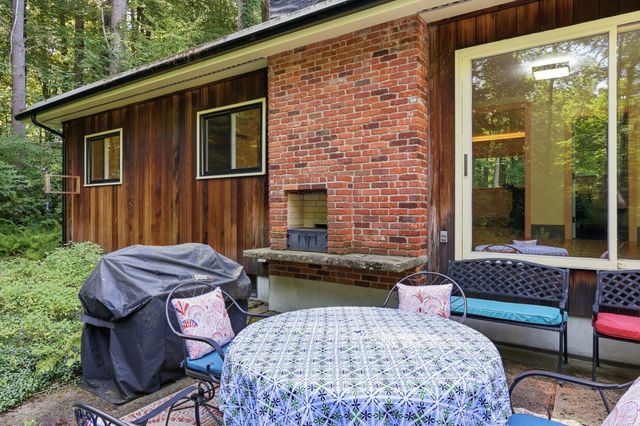 131 Warren Ave, Harvard, MA 01451