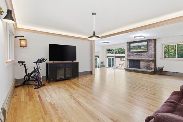 131 Warren Ave, Harvard, MA 01451
