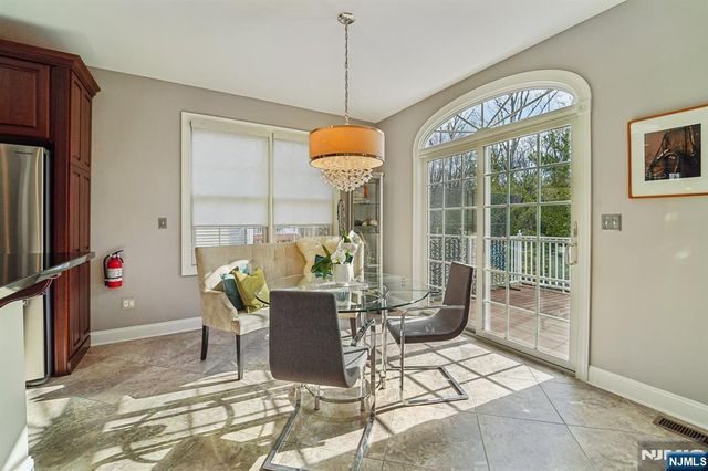 16 Baxter Lane, West Orange, NJ 07052