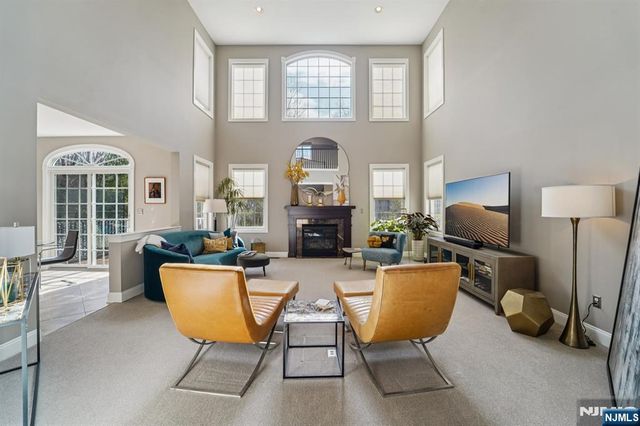 16 Baxter Lane, West Orange, NJ 07052