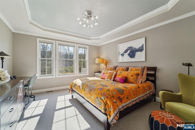 16 Baxter Lane, West Orange, NJ 07052