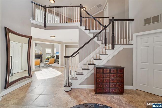 16 Baxter Lane, West Orange, NJ 07052