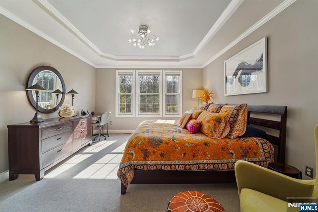 16 Baxter Lane, West Orange, NJ 07052