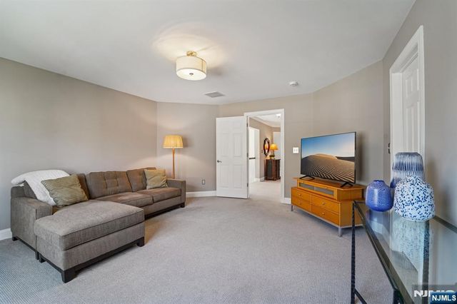 16 Baxter Lane, West Orange, NJ 07052