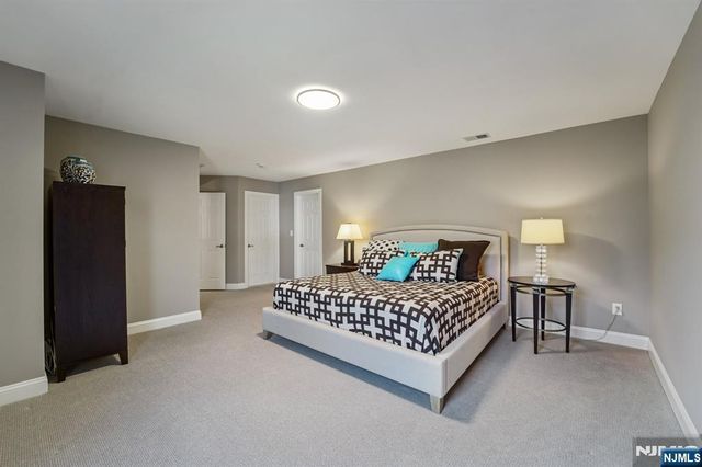 16 Baxter Lane, West Orange, NJ 07052