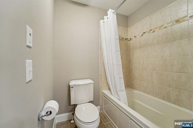 16 Baxter Lane, West Orange, NJ 07052