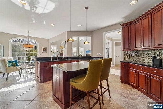 16 Baxter Lane, West Orange, NJ 07052