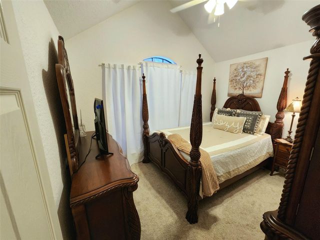 104 Portulaca Street, Lake Jackson, TX 77566