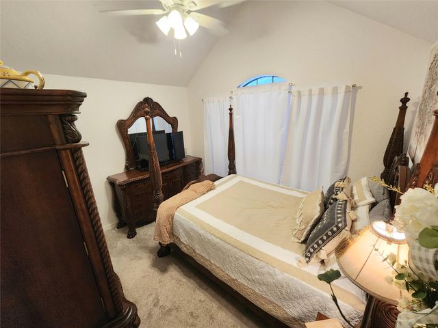 104 Portulaca Street, Lake Jackson, TX 77566