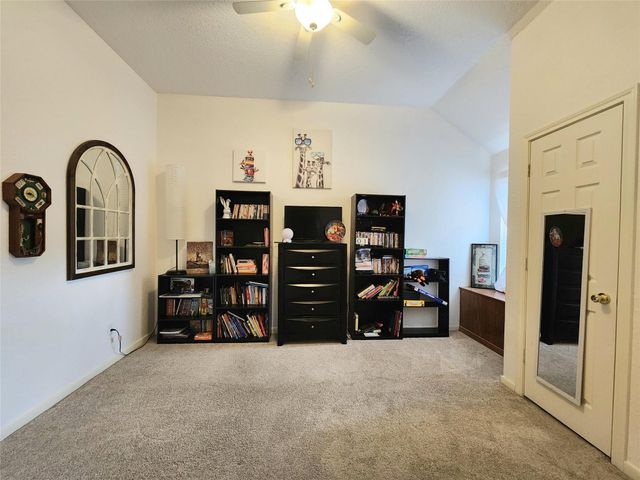 104 Portulaca Street, Lake Jackson, TX 77566