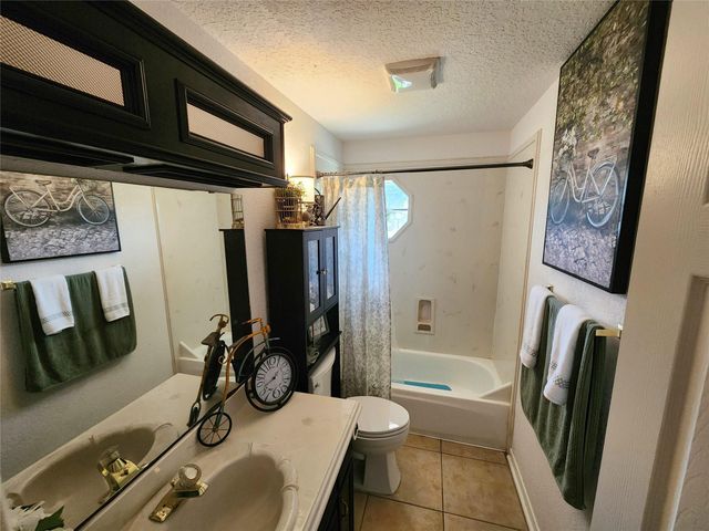 104 Portulaca Street, Lake Jackson, TX 77566