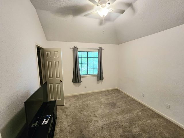 104 Portulaca Street, Lake Jackson, TX 77566