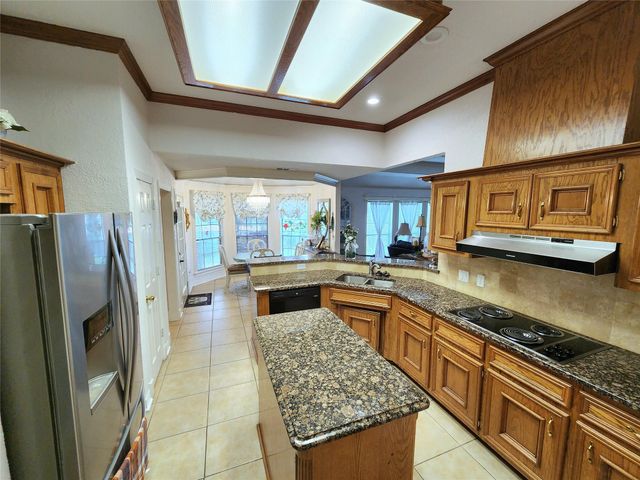 104 Portulaca Street, Lake Jackson, TX 77566