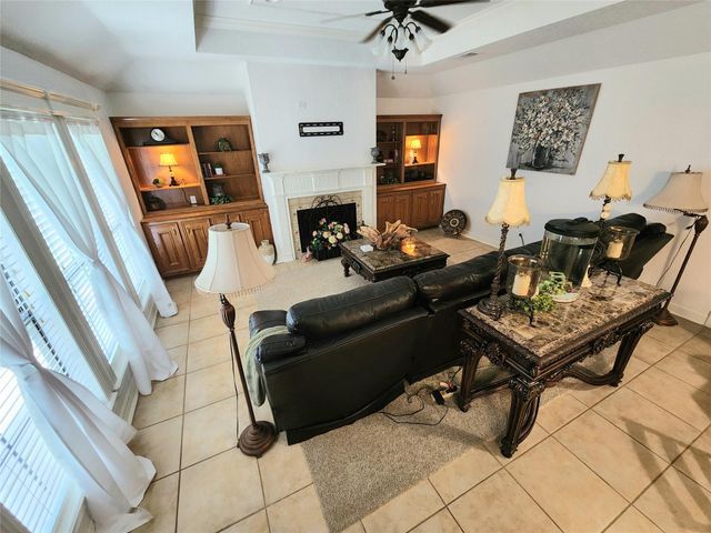104 Portulaca Street, Lake Jackson, TX 77566