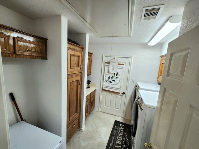 104 Portulaca Street, Lake Jackson, TX 77566