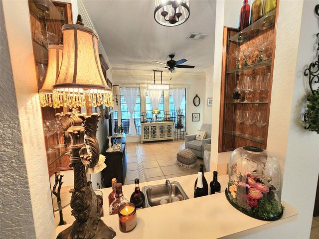 104 Portulaca Street, Lake Jackson, TX 77566