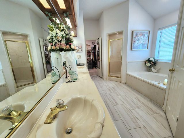 104 Portulaca Street, Lake Jackson, TX 77566