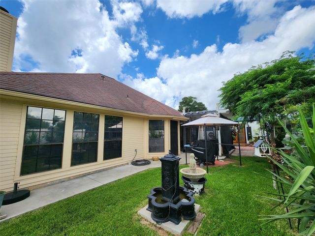 104 Portulaca Street, Lake Jackson, TX 77566