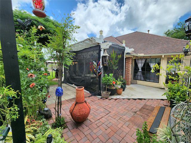 104 Portulaca Street, Lake Jackson, TX 77566