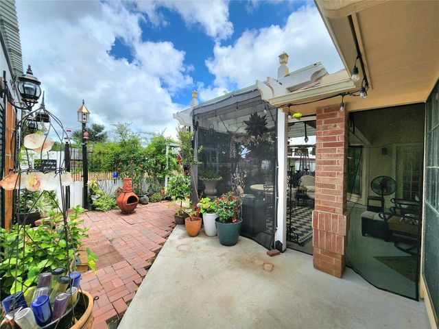 104 Portulaca Street, Lake Jackson, TX 77566