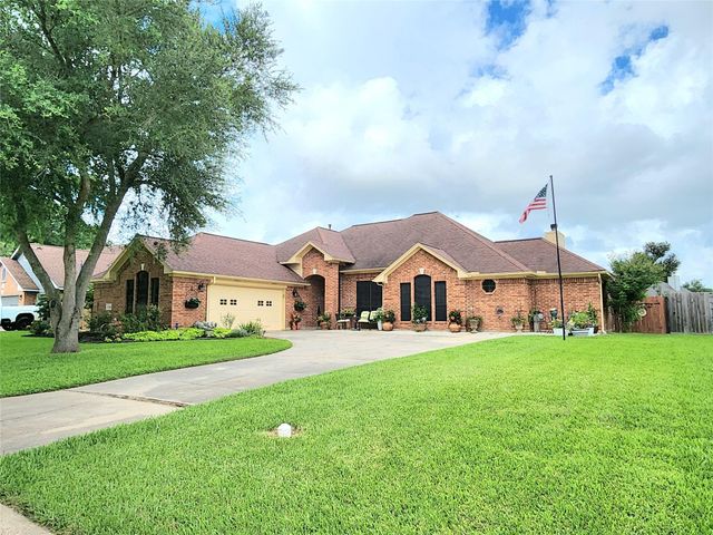 104 Portulaca Street, Lake Jackson, TX 77566