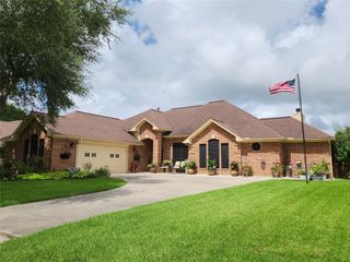 104 Portulaca Street, Lake Jackson, TX 77566