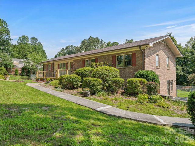 38 Chadwick Wade Drive, Asheville, NC 28804