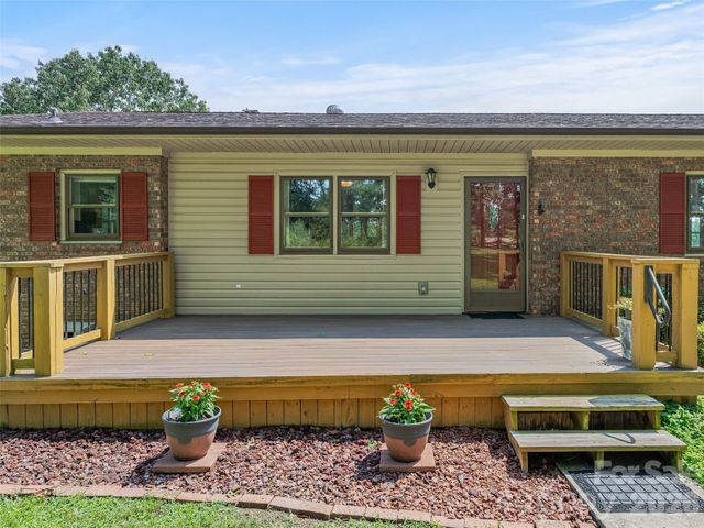 38 Chadwick Wade Drive, Asheville, NC 28804