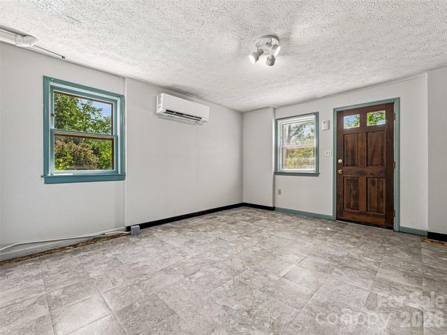 38 Chadwick Wade Drive, Asheville, NC 28804