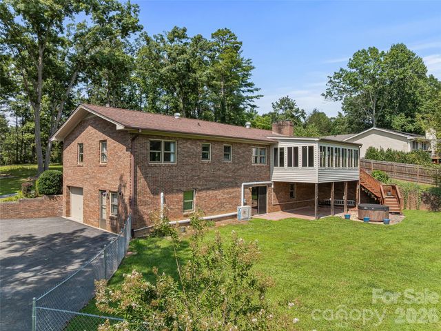38 Chadwick Wade Drive, Asheville, NC 28804