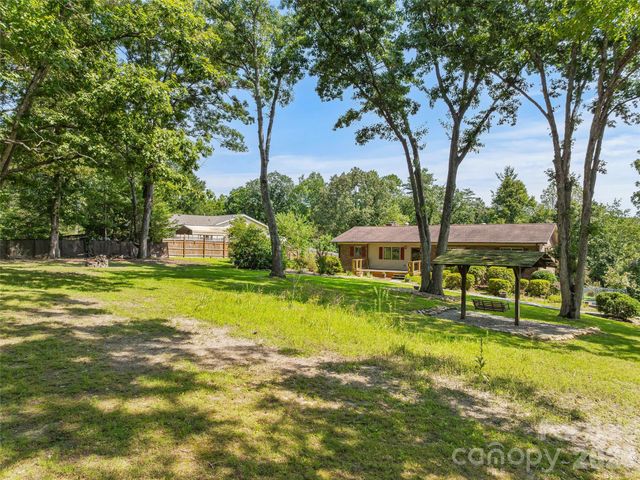 38 Chadwick Wade Drive, Asheville, NC 28804